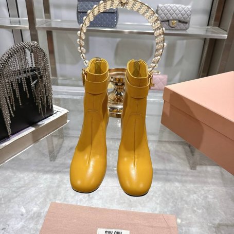 【MIUMIU】ショートブーツレザーブーツヒールブーツレディース