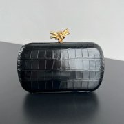 BOTTEGA VENETA BV 737025 ノット イブニングバッグ ワニ革 19x11.5cm サイズ:19x11.5cm