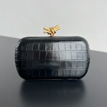 BOTTEGA VENETA BV 737025 ノット イブニングバッグ ワニ革 19x11.5cm サイズ:19x11.5cm