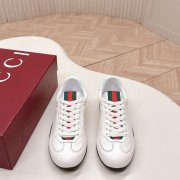 【GUCCI】新作アガサスニーカーメンズレディース