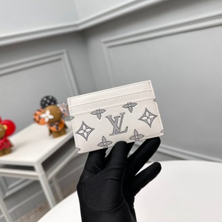 LOUIS VUITTON M83699 名刺ケース モノグラムシャドウ アイボリー サイズ:11x7x1.5cm