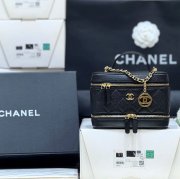 CHANEL カーフレザー 荔枝紋 ブラック×ゴールド 斜め掛けバッグ クラシック 17×13×9cm サイズ:17×13×9cm