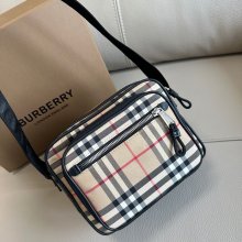 BURBERRY 1521 斜め掛け サイズ:22.5x14.5x8.2cm