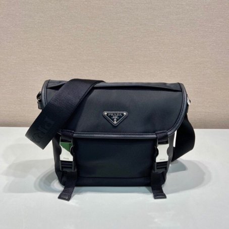 PRADA 2VD066 メッセンジャー 小 サイズ:20x19x10cm