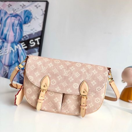LOUIS VUITTON M15134 エスケープ ハンドバッグ サイズ:30x21cm
