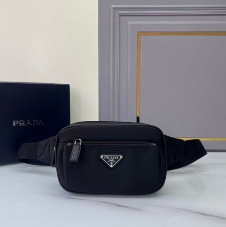 PRADA 黒布×レザー胸腰バッグ サイズ:21x12.5x4.5cm