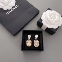 シャネル スタイル ピアス ラウンド クリスタル