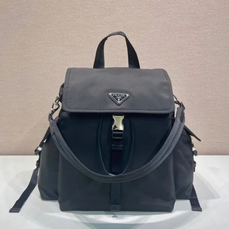 Prada クラシック ナイロン ショルダーストラップ ナイロン ブラック 2VZ118 サイズ:39x37x20cm