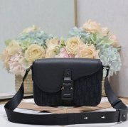 DIOR 049 プリント牛皮サドルフラップメッセンジャー 黒布 サイズ:23x17cm