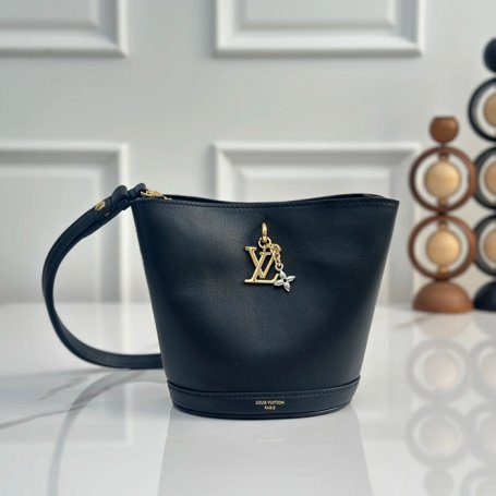 LOUIS VUITTON M27260 牛皮 モノグラム ブラック 斜め掛けバッグ レディース斜め掛け 17.5x16x11cm サイズ:17.5x16x11cm