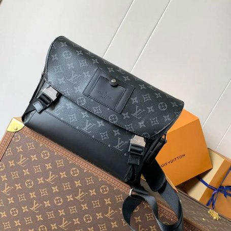 LOUIS VUITTON M40511 中メッセンジャー メッセンジャー サイズ:32x23cm