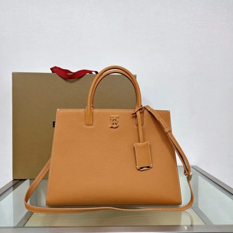 BURBERRY 9761 カーフスキン 斜め掛けバッグ TB 32x24x12cm サイズ:32x24x12cm