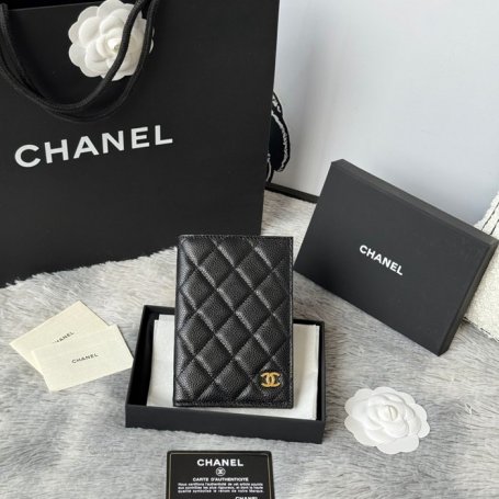 CHANEL AP3197 クラシックパスポートケース カヴィア粒革 サイズ:14.5x10.5cm