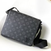 LOUIS VUITTON M44000 ディストリクト ハンドバッグ サイズ:25x22cm