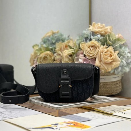 DIOR 435 プリント牛皮サドルフラップメッセンジャー サイズ:20x13.5x5.5cm