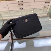 PRADA 2NE035 クラッチバッグ ナイロン三角 サイズ:24x16cm