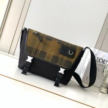 LOEWE 9100 中キャンバスメッセンジャー フレックス 緑チェック サイズ:38x27x9.5cm