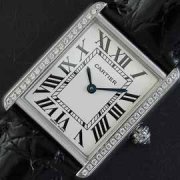 CARTIER タンクアングレーズ クォーツ搭載 白文字盤 サファイヤクリスタル 防水