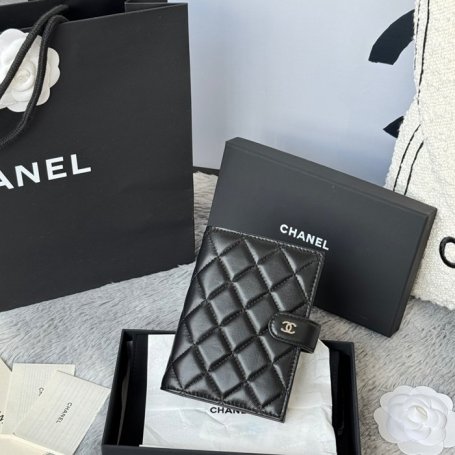 CHANEL AP3196 パスポート＆ウォレット 二合一 ラム革 サイズ:15x10cm