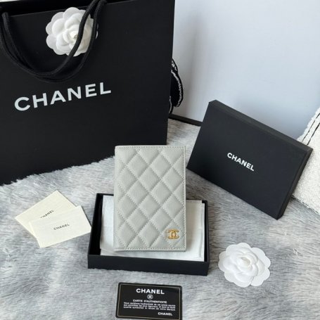 CHANEL AP3197 クラシックパスポートケース カヴィア粒革 サイズ:14.5x10.5cm
