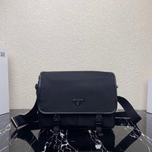 PRADA 2VD768 ナイロンフラップ斜め掛け サイズ:32x24x12cm