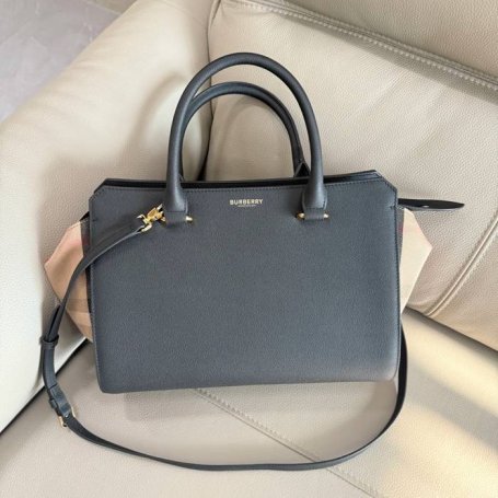 BURBERRY 4731 カーフレザー チェック 斜め掛けバッグ クラシックチェック 32x24x14cm サイズ:32x24x14cm
