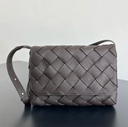 BOTTEGA VENETA BV 815796 ディアゴ斜め掛け サイズ:32x21.5cm