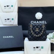 CHANEL カーフレザー 荔枝紋 ブラック×ゴールド 斜め掛けバッグ クラシック 小 16.5×15×10.5cm サイズ:16.5×15×10.5cm