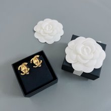 シャネル スタイル ピアス ボタン