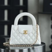 CHANEL カーフレザー 菱格紋 ホワイト×ゴールド 斜め掛けバッグ ヴィンテージ 秋冬 19×12×7cm サイズ:19×12×7cm