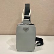 PRADA 2VZ106 胸バッグ サイズ:20x14cm