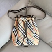 BURBERRY 8711 カーフスキン チェック 斜め掛けバッグ クラシックチェック 29x28x16cm サイズ:29x28x16cm