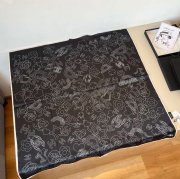 シャネル オリジナル90cmシルクスカーフ。手巻き裾。100％シルク 90X90cm