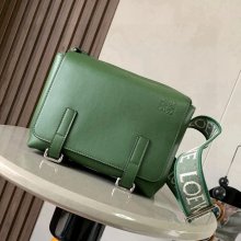 LOEWE 9011 メッセンジャー クラシック 緑 サイズ:23x18cm