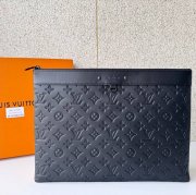 LOUIS VUITTON M62903 ディスカバリーポシェット モノグラムシャドウ サイズ:34x25cm