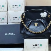 CHANEL カーフレザー ブラック×ゴールド ショルダーバッグ クラシック 秋冬 31×24×10cm サイズ:31×24×10cm