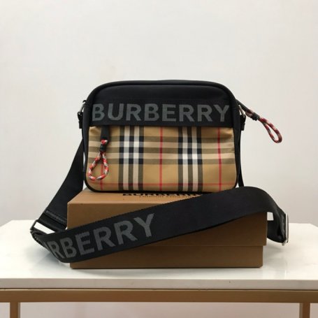 BURBERRY 6691 パイロットナイロン斜め掛け サイズ:22x16.5x11cm