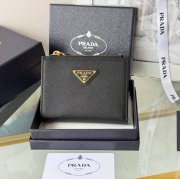 PRADA 1ML050 短財布 サフィアーノ十字紋 牛皮 サイズ:10x9cm