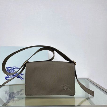 BURBERRY コットンブレンド斜め掛け サイズ:25x16cm