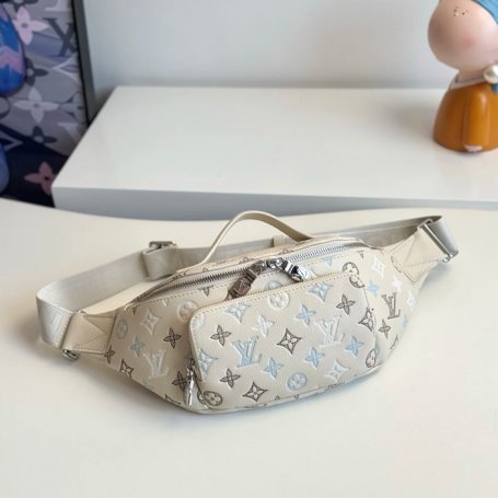 BURBERRY M28619 牛皮革ウエストバッグ サイズ:30x15cm
