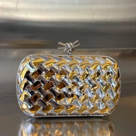 BOTTEGA VENETA BV 778500 コント イブニングバッグ 波編み羊皮 19x11.5cm サイズ:19x11.5cm