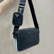 PRADA adコラボ 2VH142 斜め掛け サイズ:25x19cm