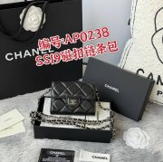 CHANEL 0238 SS19 チェーン付きカードケース ラム革 サイズ:12.5x8.5x2.5cm