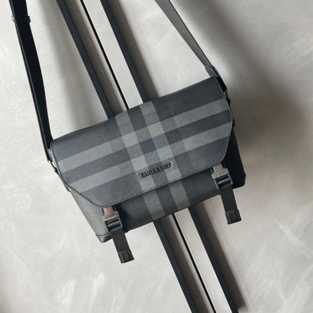 BURBERRY チャコールチェックメッセンジャー サイズ:29x17.5x8.5cm