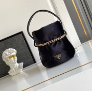 PRADA 1BE088 ナイロン、レザー ゴールド、プリント ショルダーバッグ、ハンドバッグ、チェーンバッグ、バケツバッグ ナイロン、チェーン 19x15cm サイズ:19x15cm