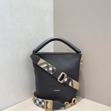 BURBERRY 59416 カーフスキン ベージュ 斜め掛けバッグ クラシックチェック 22x21cm サイズ:22x21cm