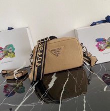 PRADA 1BH192 ダブルストラップ 小 サイズ:19x12cm
