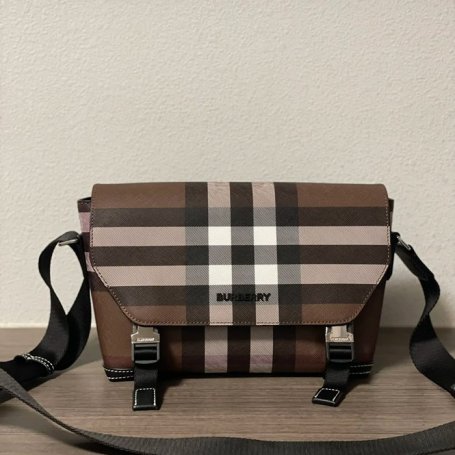 BURBERRY ブラウンチェックメッセンジャー サイズ:29x17.5x8.5cm