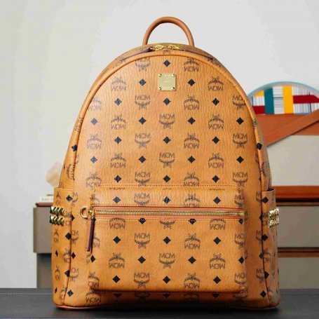 MCM スターク 実撮りコニャック ミディアム クラシックモノグラム コニャック MMKAAVE09CO001 サイズ:41x33.5x15.5cm