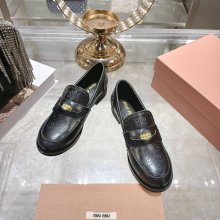 【MIUMIU】25SSラウンドトゥシューズレザーシューズローファーレディース